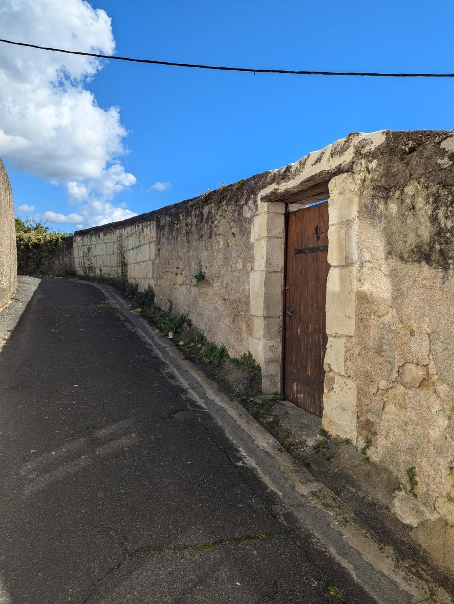Appartement Des Hirondelles , Au Pied Du Chateau Chinon Exterior photo